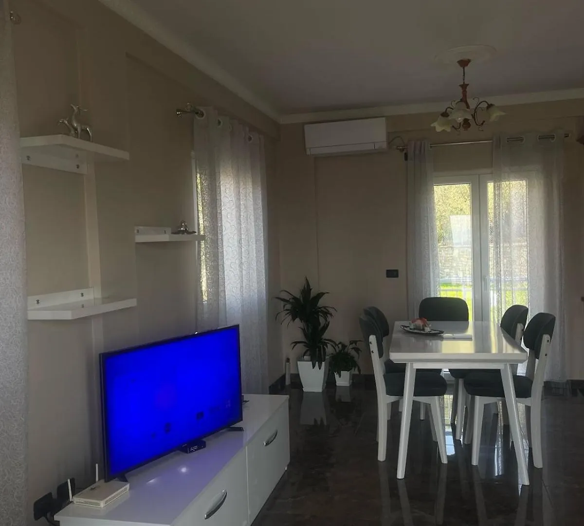 Ejlli Villa Kallmet i Madh