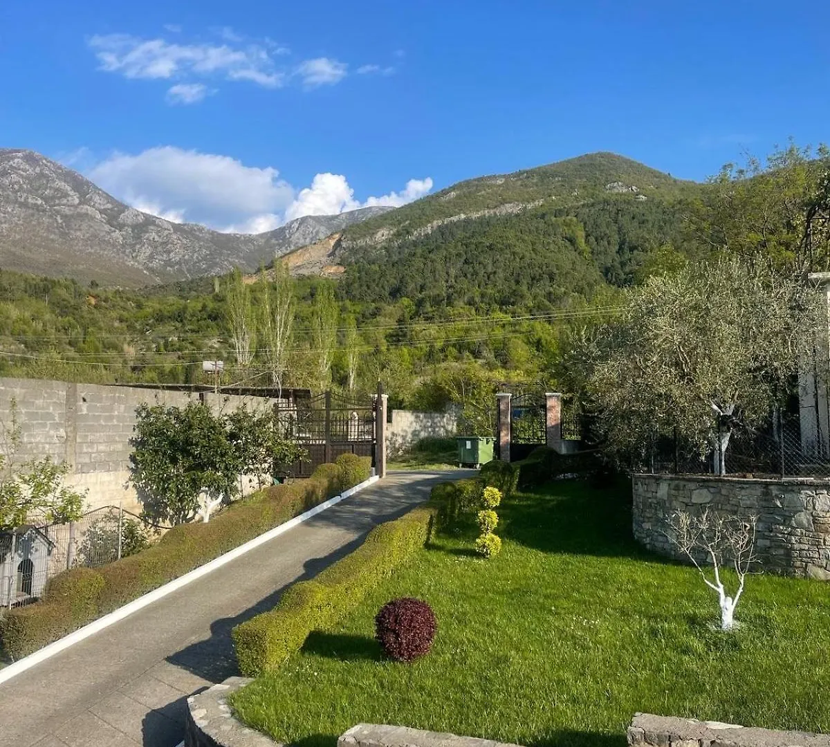 Ejlli Villa Kallmet i Madh Albania